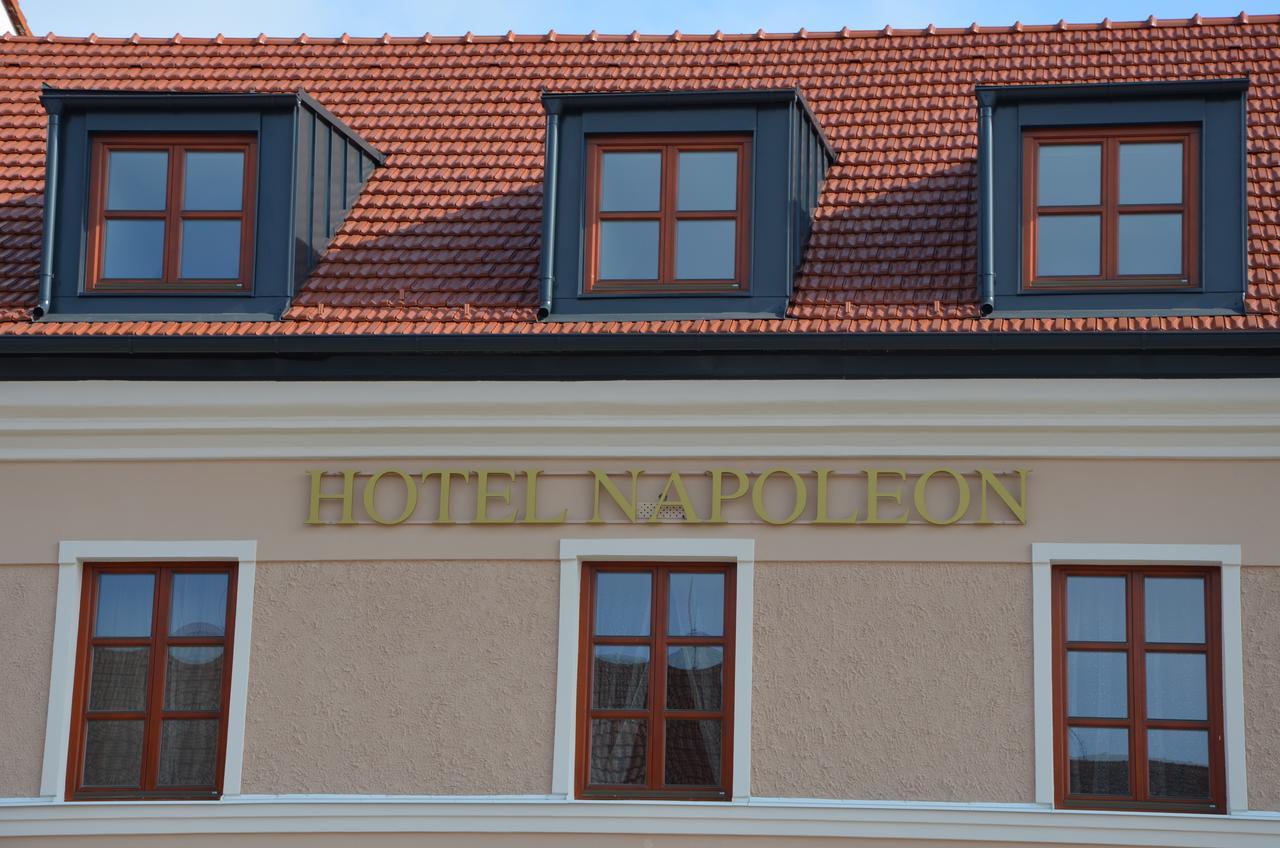 Hotel Napoleon Austerlitz Bagian luar foto