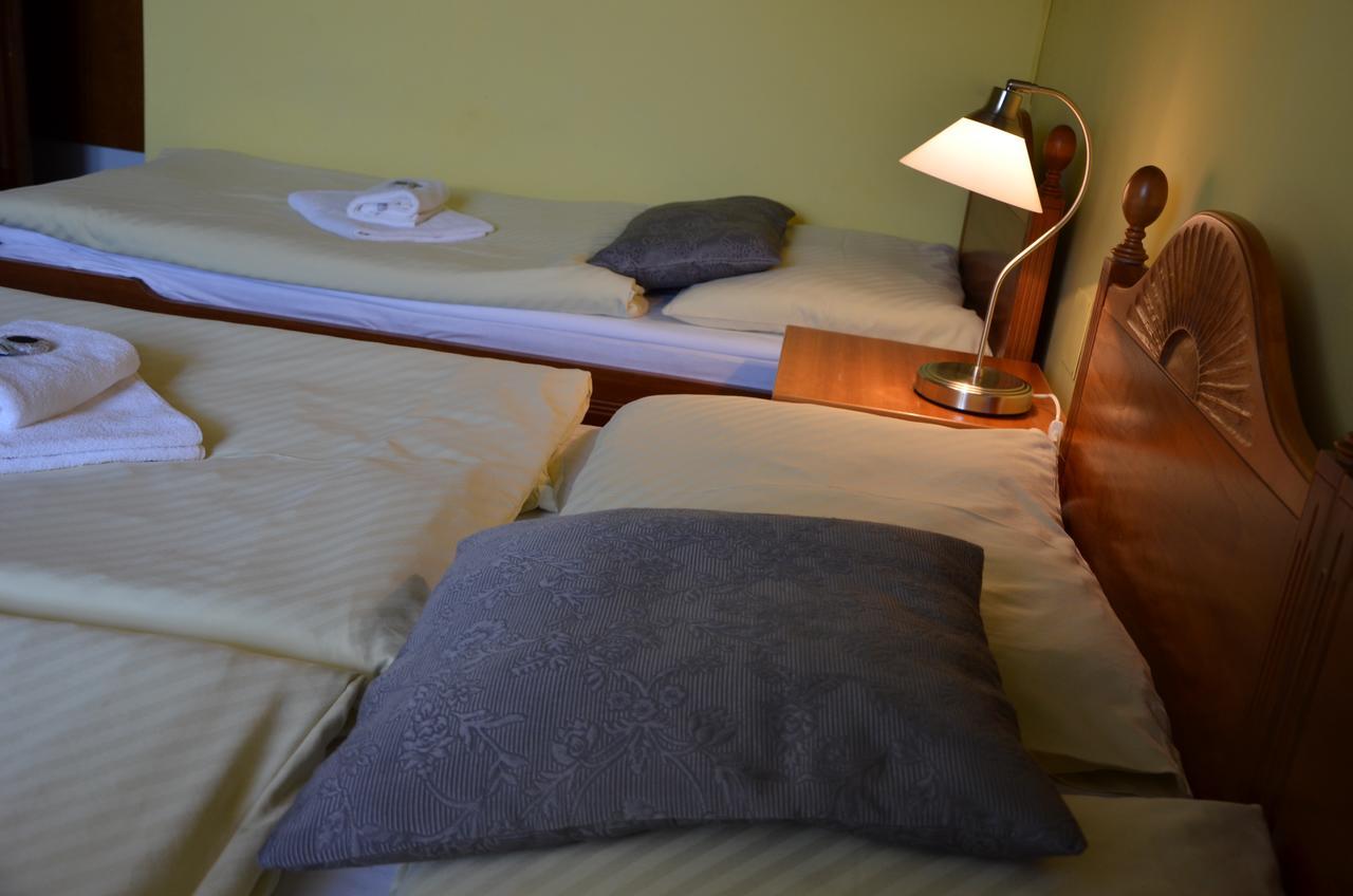 Hotel Napoleon Austerlitz Bagian luar foto