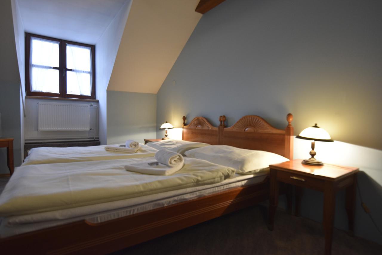 Hotel Napoleon Austerlitz Bagian luar foto