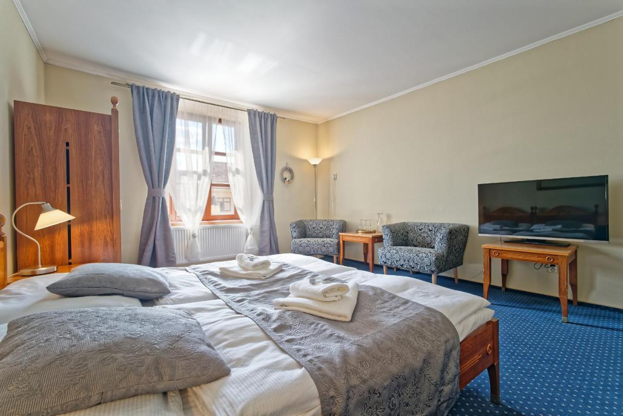 Hotel Napoleon Austerlitz Bagian luar foto
