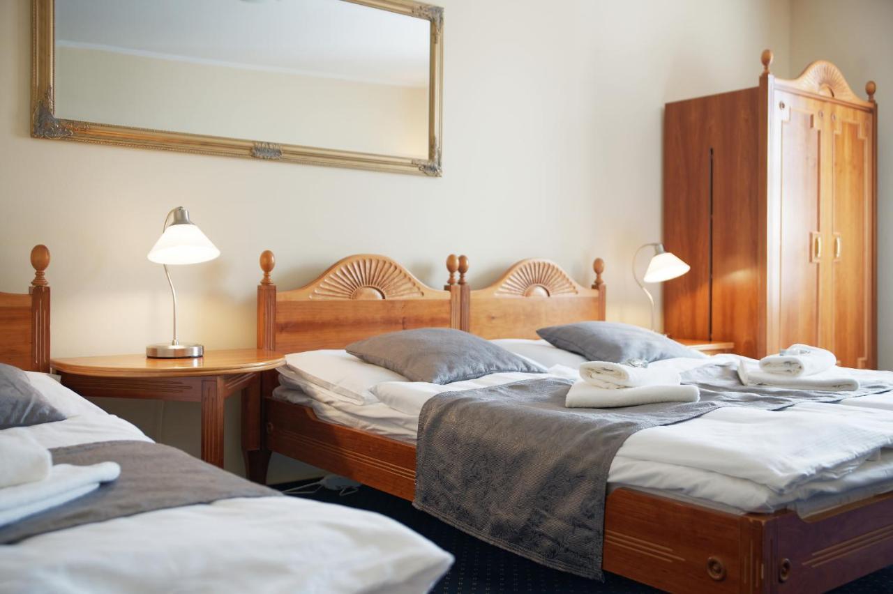 Hotel Napoleon Austerlitz Bagian luar foto