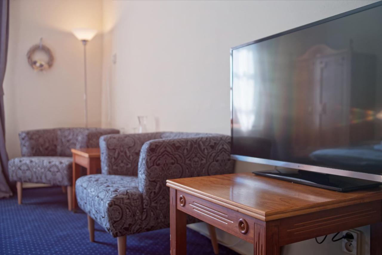 Hotel Napoleon Austerlitz Bagian luar foto