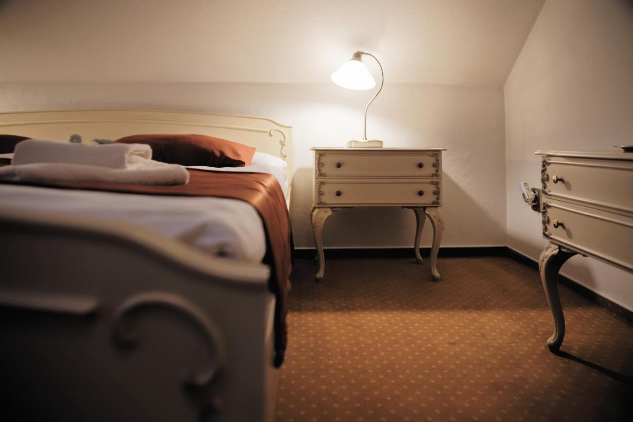 Hotel Napoleon Austerlitz Bagian luar foto