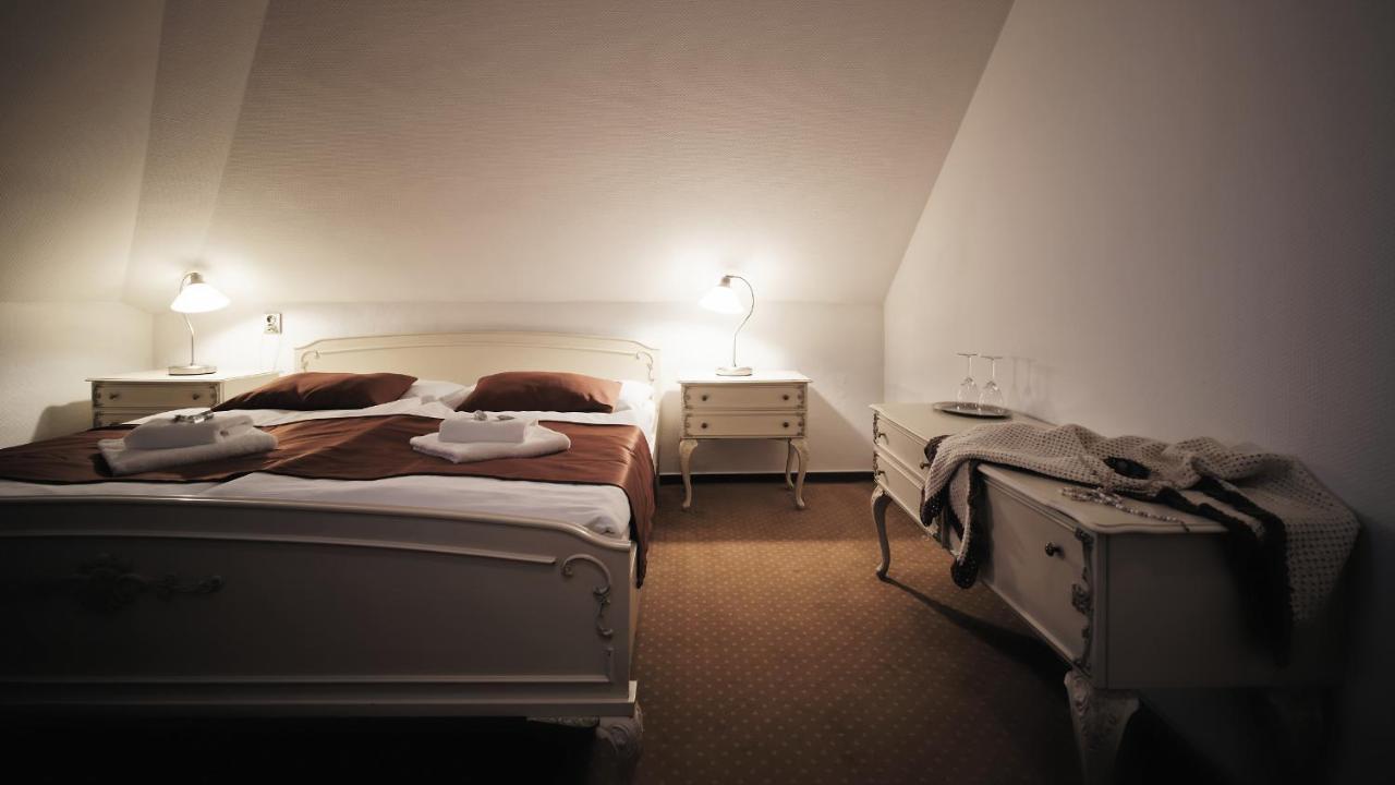 Hotel Napoleon Austerlitz Bagian luar foto