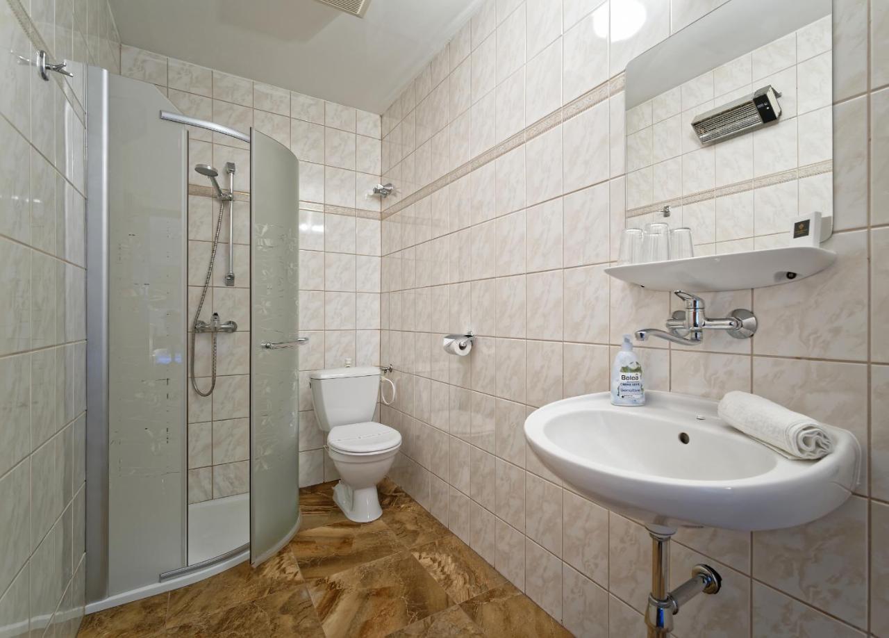 Hotel Napoleon Austerlitz Bagian luar foto