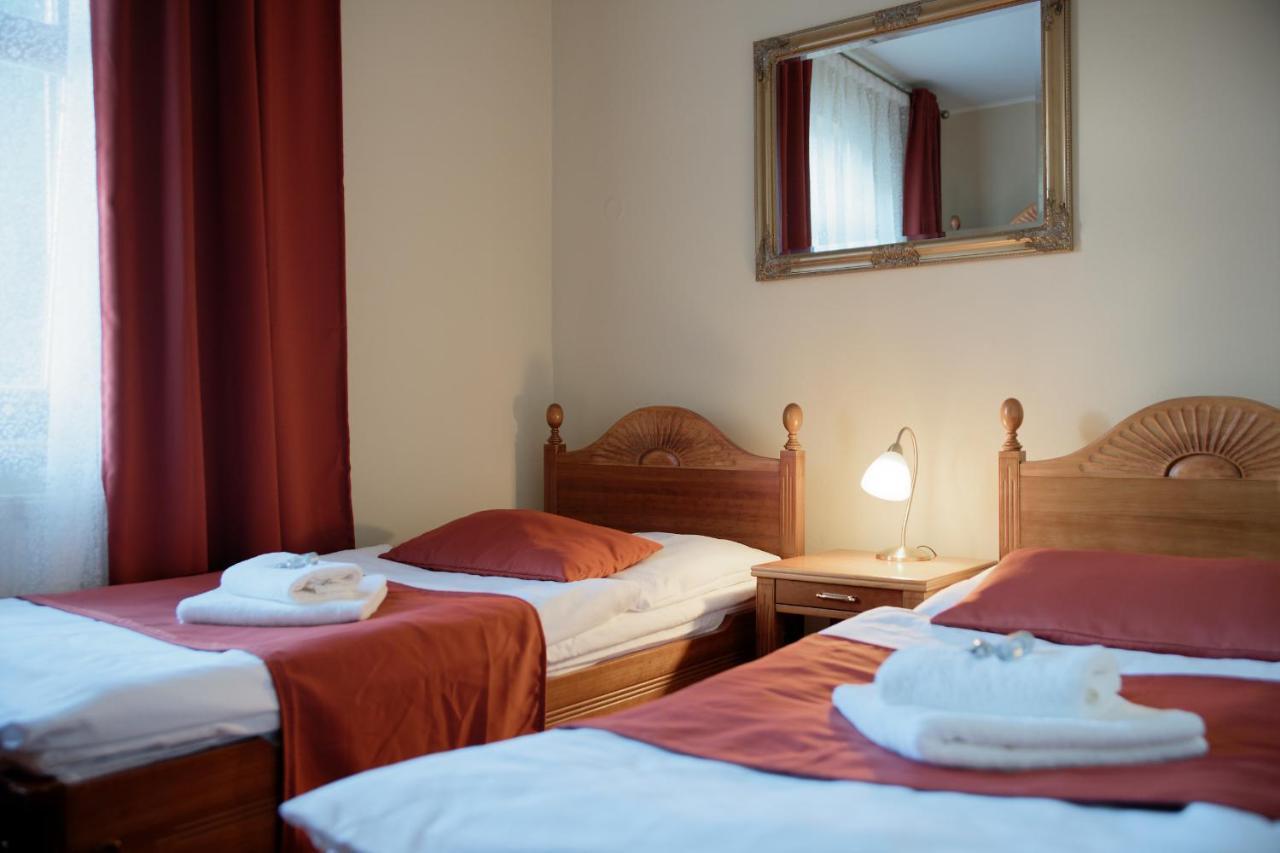 Hotel Napoleon Austerlitz Bagian luar foto