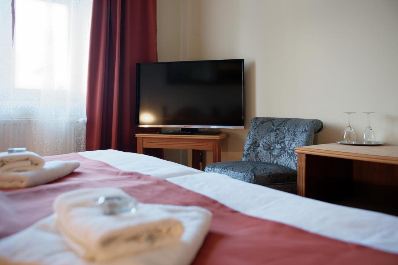 Hotel Napoleon Austerlitz Bagian luar foto